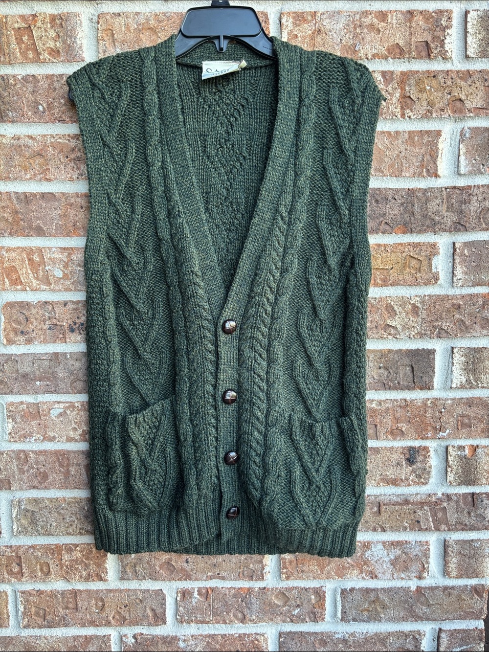 Saol Ireland merino wool Cable Knit Sleeveless Cardigan - Olive Green vest